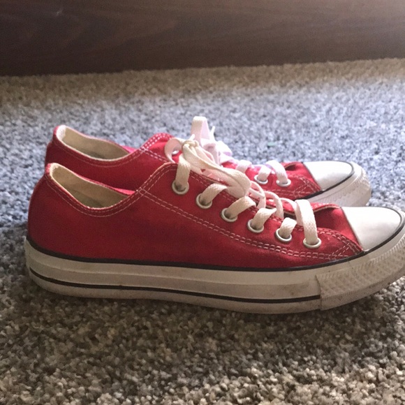Red converse - Picture 3 of 3